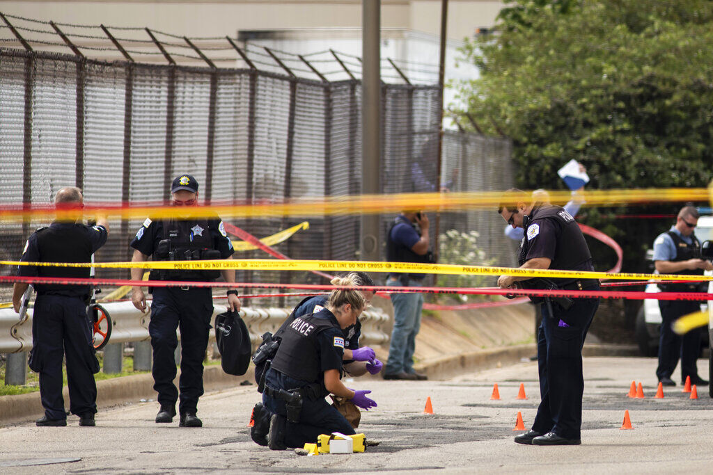 APTOPIX Chicago Police Officers Shot